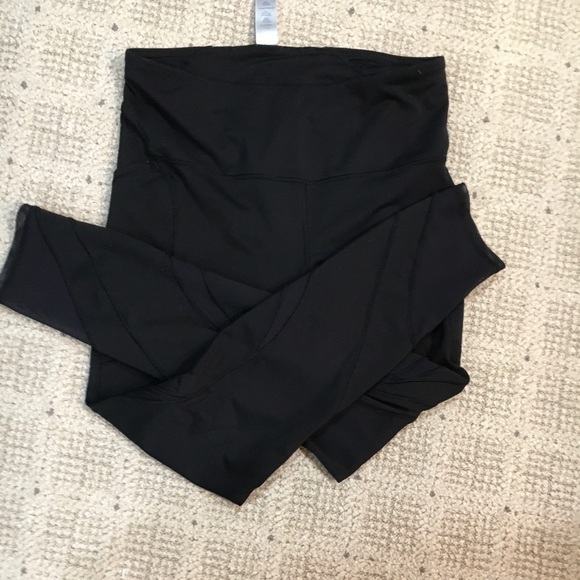 SOLD!!! Ivivva by Lululemon Yoga Leggings w/ Mesh. - Picture 3 of 8